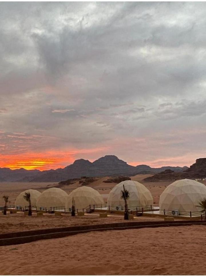 Rum Paradise Luxuri Camp ワディ ・ラム 部屋 写真